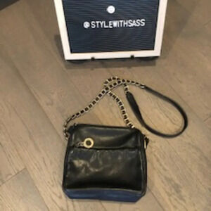 Vintage L.J.S. Collection Leather Shoulder Bag Black w Gold Metal Hardware Sz OS